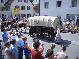   biberacher schuetzenfest, jahrgängerumzug schützenfest biberach, biberacher schützenfest bilder, schützenfest biberach umzugsstrecke, biberacher schützenfest abtrommeln, biberacher schützenfest 2018, jahrgängerumzug schützenfest biberach 2017, schützenfest biberach feuerwerk, schützenfest biberach 2017 bilder