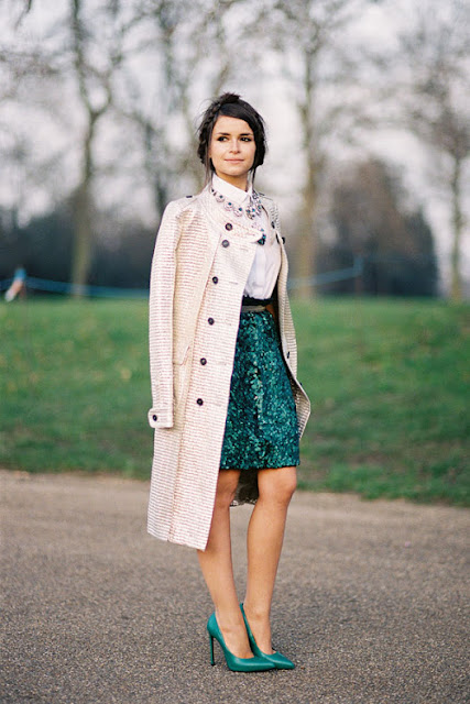 Miroslava Duma looks  lentejuelas