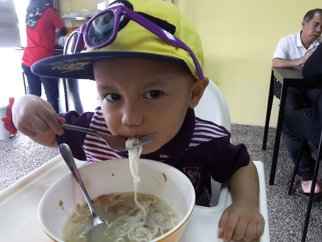 KEMAS BAJU - Kedai Makan Santai Bakso Keju, Makanan Indonesia di Bangi Gateaway