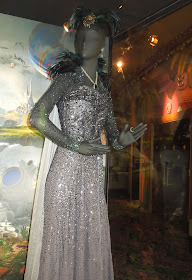 Rachel Weisz Evanora witch costume