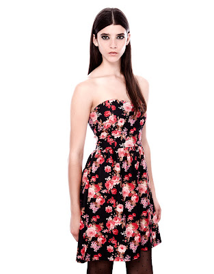 straplez , çiçek desenli kısa mini gece elbisesi