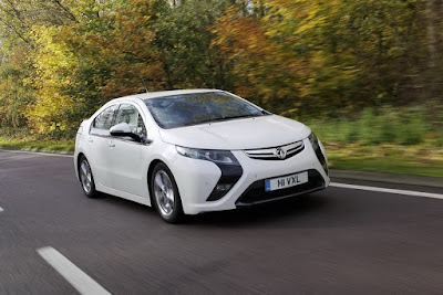 2011 Vauxhall Ampera in white colour