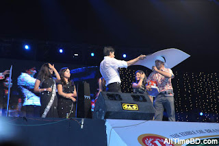 Shahrukh Khan Live in Dhaka photo gallery