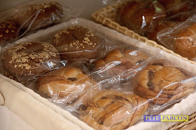 bread choices at Mangga Cafe