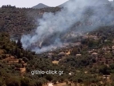 ΜΕΓΑΛΗ ΠΥΡΚΑΓΙΑ ΣΤΗ ΜΑΝΗ:Προληπτική εκκένωση του Αρχοντικού - Μάχη με τις φλόγες από ισχυρές πυροσβεστικές δυνάμεις