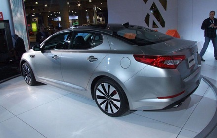 Sedan Kia Optima Magentis 2011 in New York 1