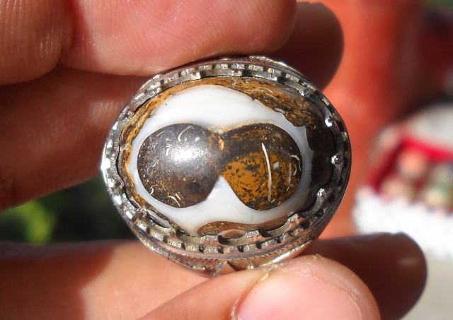 Lapak Batu  Antik LBA BG158 Batu Gambar  Kacamata 