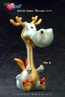 Vapor - Yuletide Embers "Plan B" edition - Designer collectible character toy by © Pierre Rouzier