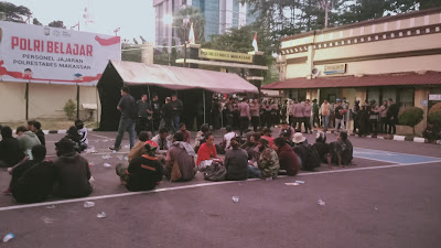 Aksi Damai Di Kota Makassar Puluhan Mahasiswa Papua Ditangkap Polisi 