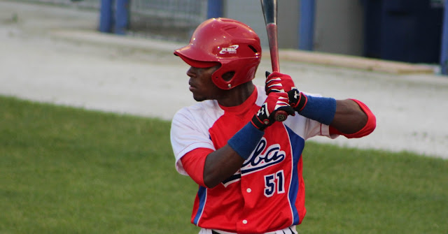 Julio Pablo Martínez despachó bambinazo por el equipo cubano de beisbol