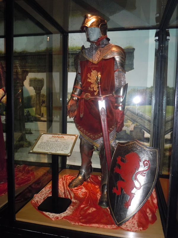 Narnia Peter battle armour and shield