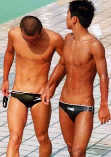 boy asiatique speedo