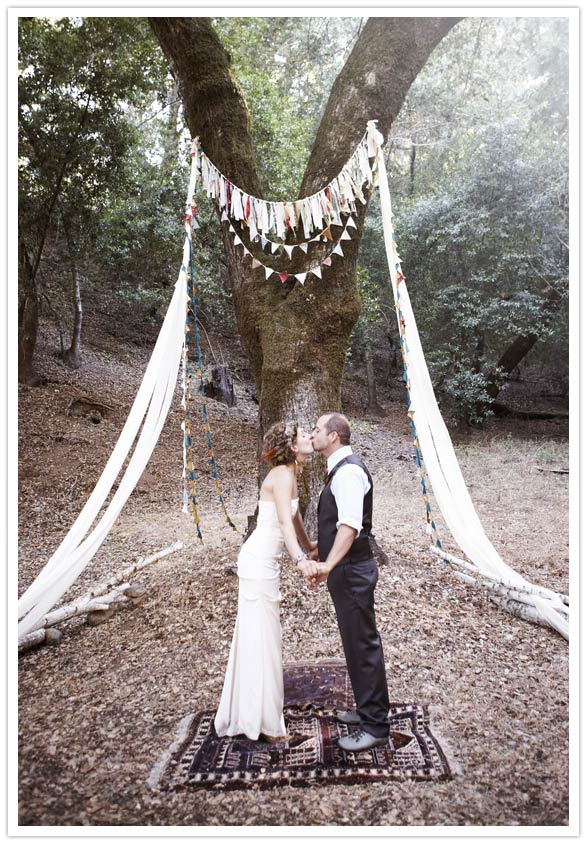 I love this cozy crafty wedding arch Although this wedding is nestled in 