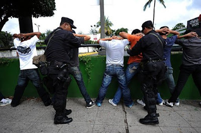 Gang-busting law takes effect in El Salvador