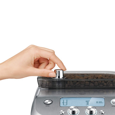 coffee maker with grinder