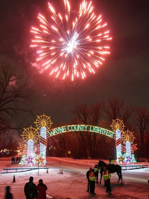 Best Places to See Christmas Lights in Metro Detroit