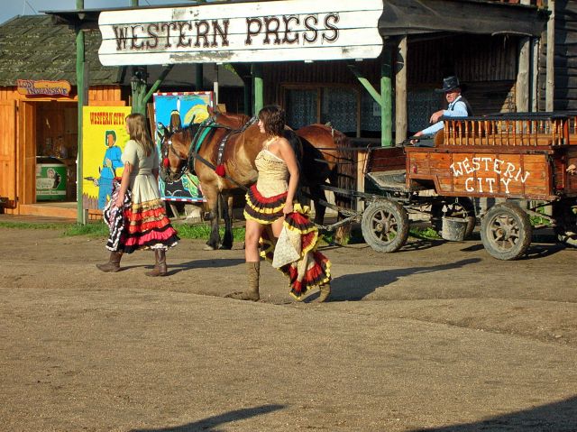 Ścięgny, miasteczko westernowe, kowboje