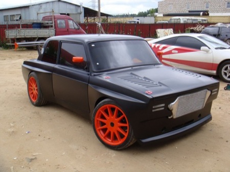 One Hell Of A Pimped Lada 2105