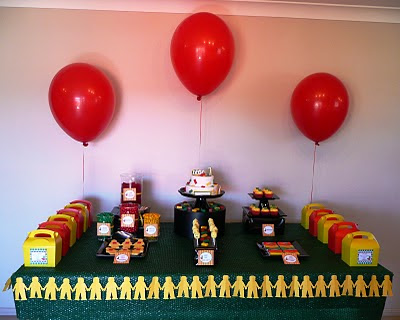 Birthday Party Ideas  Girls  on Stylish Childrens Parties  Lego Birthday Party Dessert Table