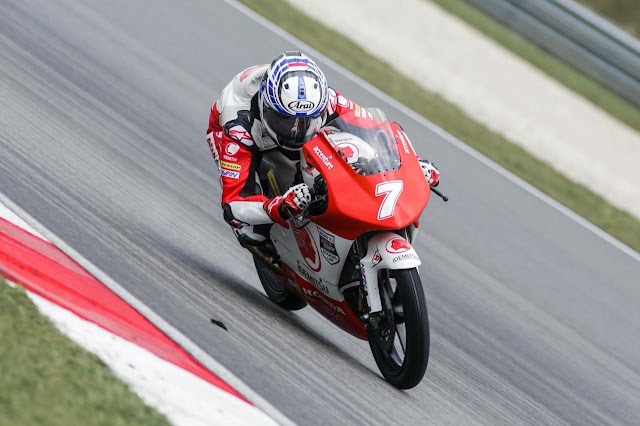 Indonesia Raya Berkumandang di Sepang, Mario SA Rebut Podium Tertinggi Race 1 Asia Talent Cup