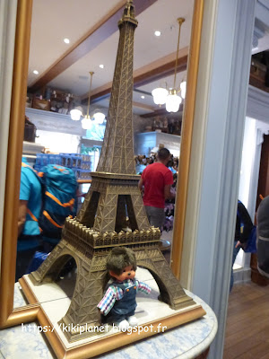 monchhichi Disneyland paris Eiffel tour 