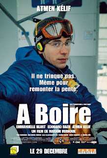 Á BOIRE. Francia. Poster: 21,5 x 31,5 cms. Diseño: Agence Deleuse. Imprenta: Imp. Levillain, París. À boire. 2004. Francia. Dirección: Marion Vernoux. Reparto: Emmanuelle Béart, Edouard Baer, Atmen Kelif, Yves Verhoeven, Jean-Michel Tinivelli, Pierre-Louis Lanier, Claude Perron, Jackie Berroyer, Marina Foïs, Bruce Vernin.