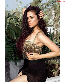 Sana Saeed in Golden Top bollycelebs.in Exclusive Celebrity Pics 013.jpg