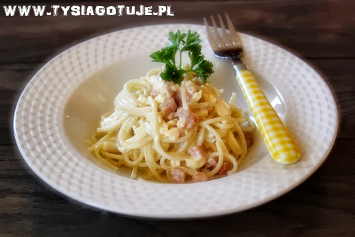 Nasze najlepsze domowe spaghetti z szynką w sosie jogurtowo - serowym