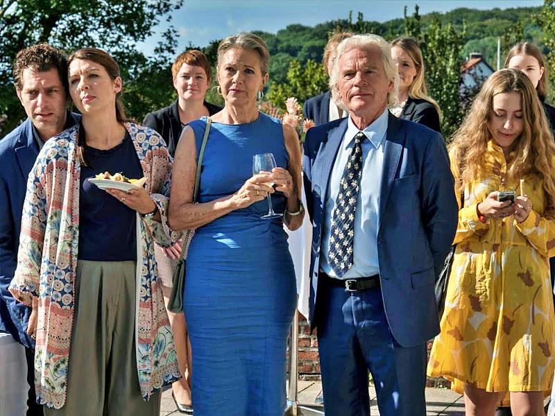 Original Looke, comédia romântica Final Feliz estreia esta semana: comédia dinamarquesa que aborda a guinada na vida de Helle e Peter, casados há quase 50 anos