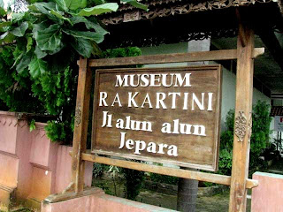 papan nama museum kartini