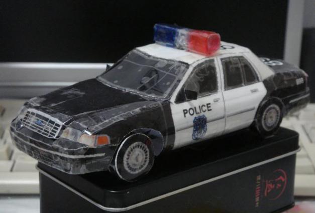 1999 Ford Crown Victoria Police Car Papercraft