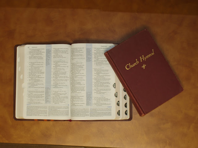 Open Bible and Red Hymnal Photo bu JFleming2016