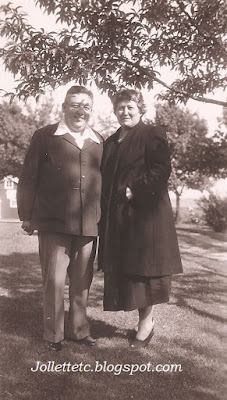 Arthur Woody Woodring and Velma Davis Woodring 1949 Martinsburg, WV  https://jollettetc.blogspot.com
