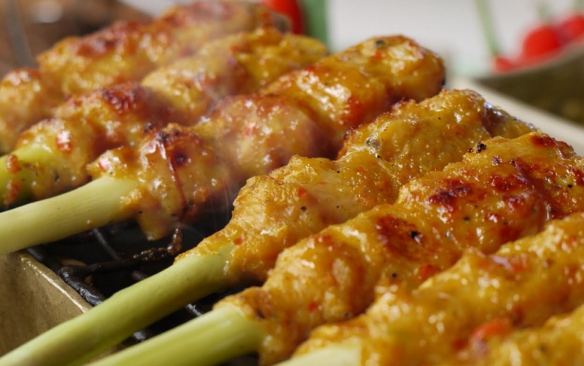 Sate Lilit Ayam iMasakani iKhasi iBalii Yang Sungguh Lezat 