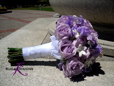 As the bride made her way into the bridal waiting room I set up the flowers