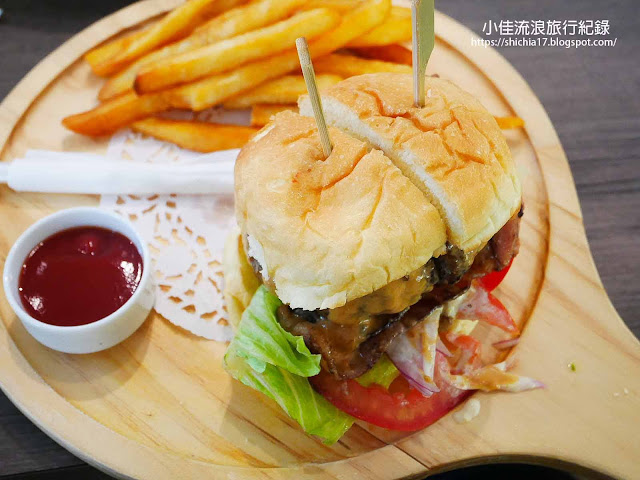 台北美食-想陽明山美味：花生醬培根牛肉漢堡