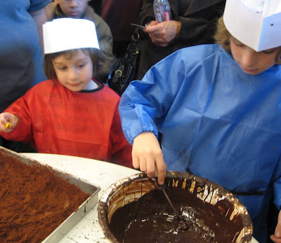 Children make chocolates