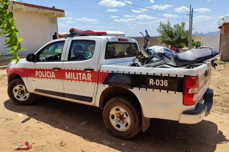   Polícia Militar recupera neste sábado (30) no bairro Colinas do Sul, motocicleta roubada em São Bento