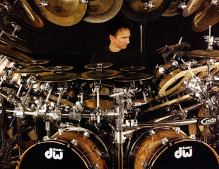 Terry Bozzio dengan Set Drum Terbesar di Dunia