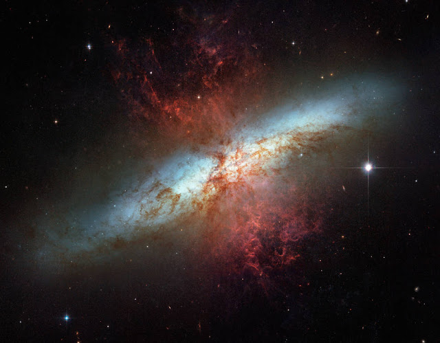 galaksi-cerutu-messier-82-informasi-astronomi