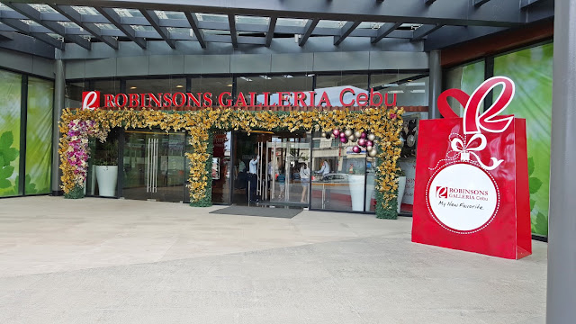 one of the entrances of the new Roninsons Galleria in Cebu