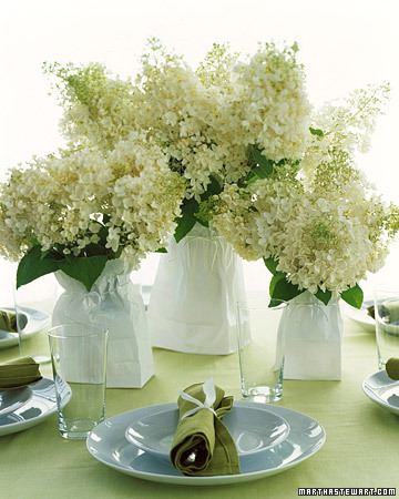 wedding table centerpieces with blues and blacks
