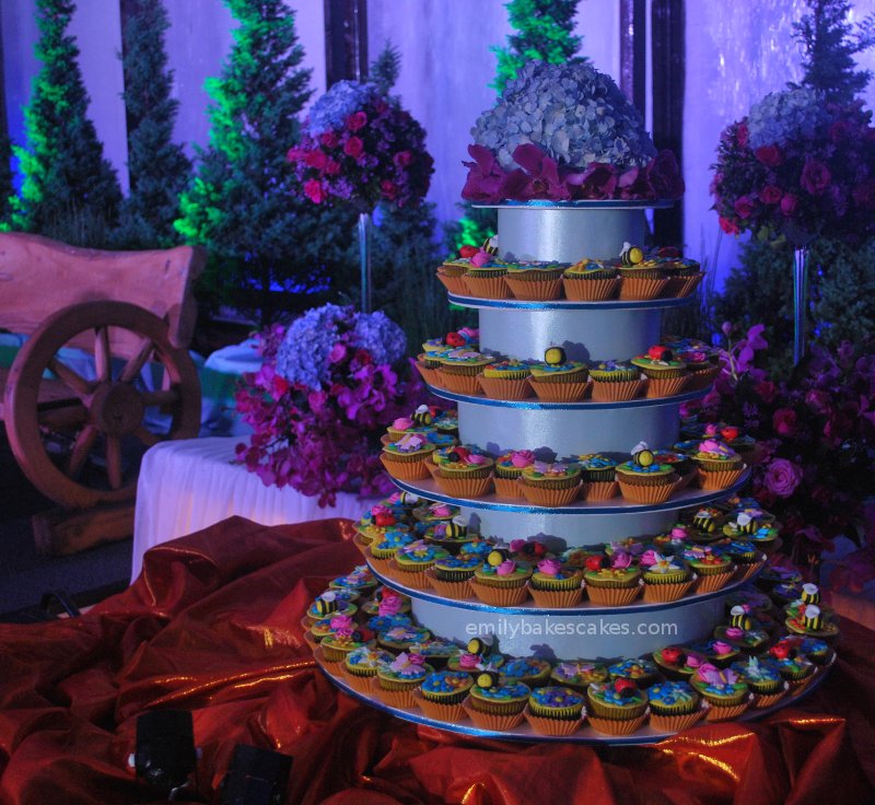 traditional wedding cake