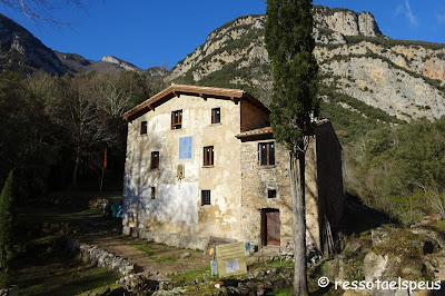 Puig de Sant Marc per les balmes d'Uja