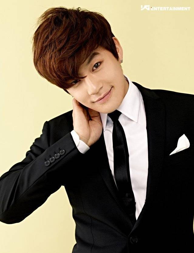 YG Entertainment remains vague on the status of Se7en's renewal of contract