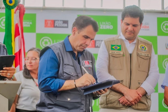 Cícero Lucena inaugura Central de Logística Reversa onde população pode descartar produtos eletrônicos