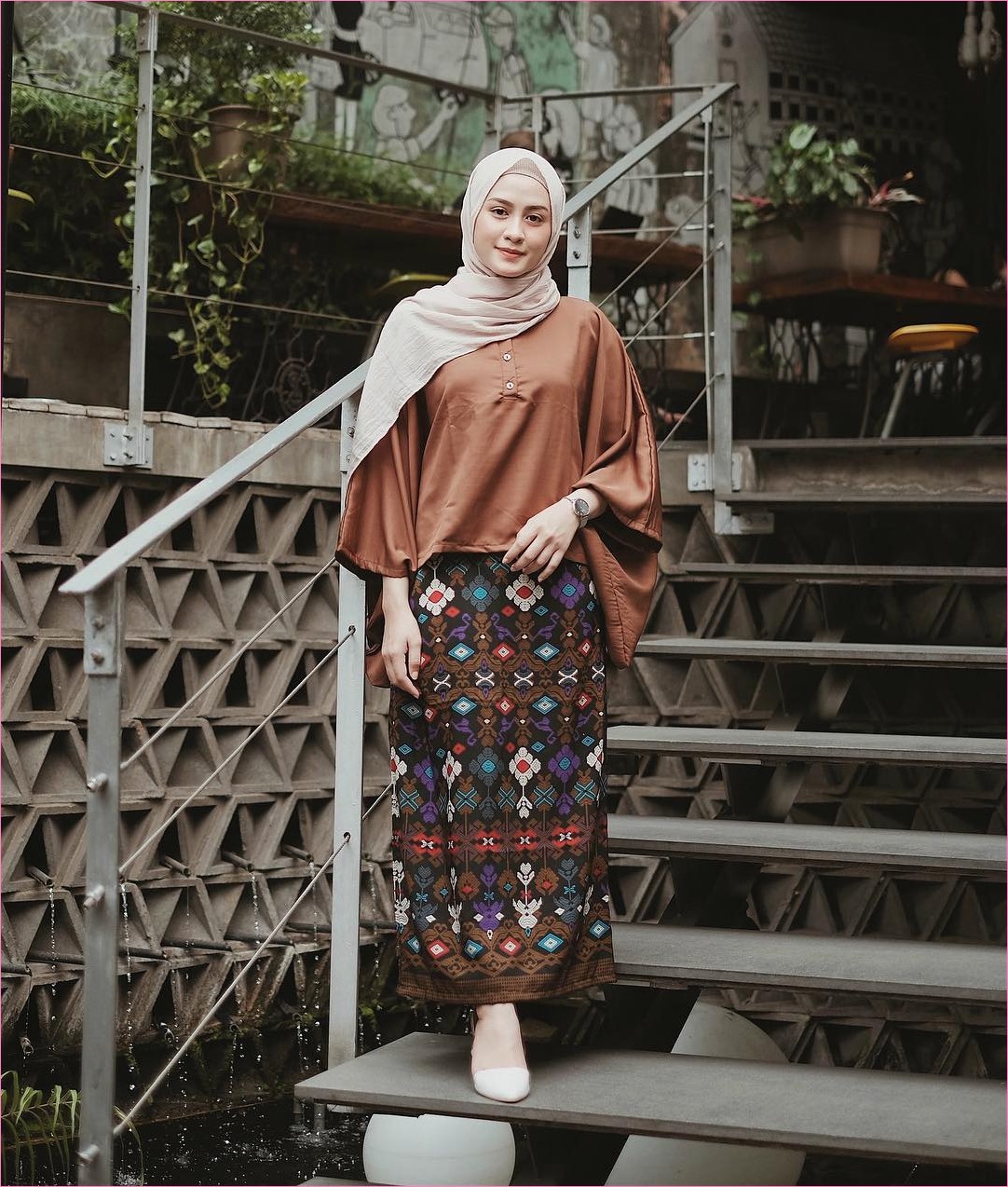 Outfit Baju  Kondangan  Berhijab  Ala Selebgram 2019