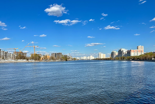 Нагатинская набережная, Москва-река