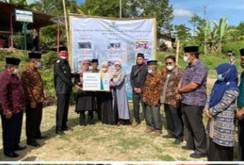 Sembilan Warung di Kota Bukittinggi Mendapat Program Rehab Warung Dari BAZNAS
