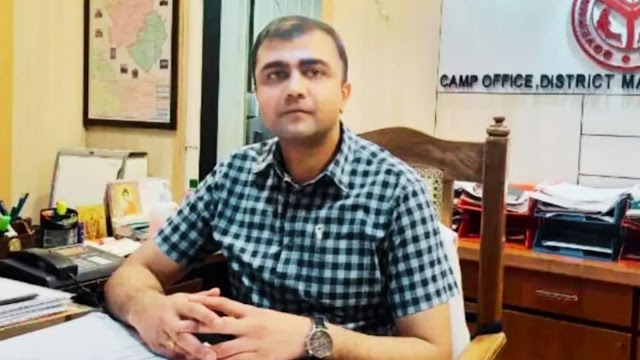 निलंबित IAS अभिषेक प्रकाश की मुश्किलें बढ़ीं! करोड़ों की रिश्वत और जमीन घोटाले में फंसे, चार्जशीट दाखिल